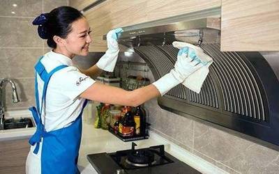 科技守護健康 研發高效油煙機清洗設備，降低廚房油煙致癌風險